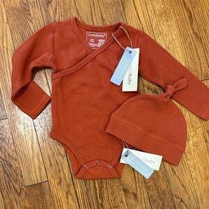 NWT Lovedbaby Rust Organic Cotton Baby Bodysuit and Hat Set 6-9 months corduroy